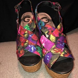 Wedges - Guess floral/colorful